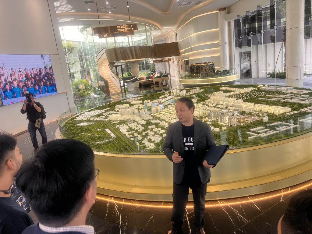 Model of the development of Binh Duong